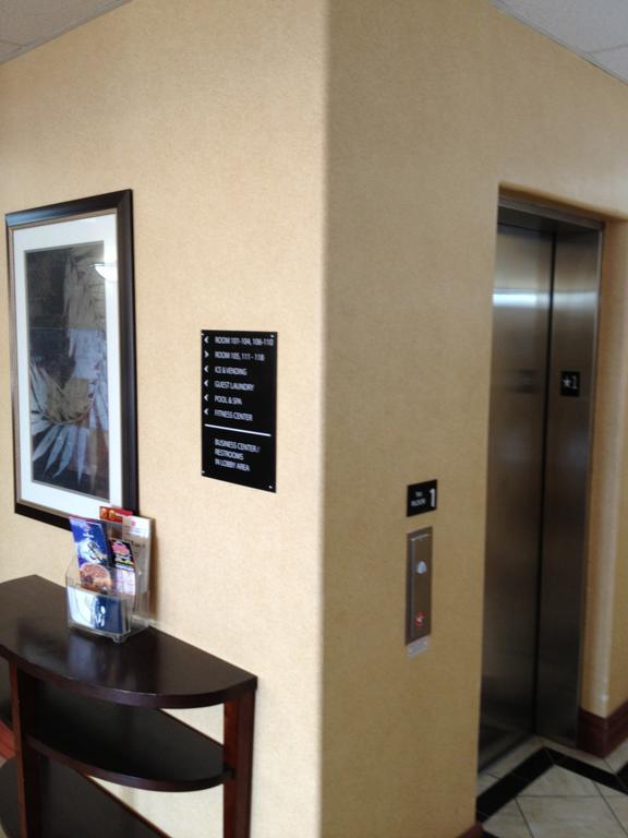 Super 8 By Wyndham Odessa Tx Hotel Exterior photo